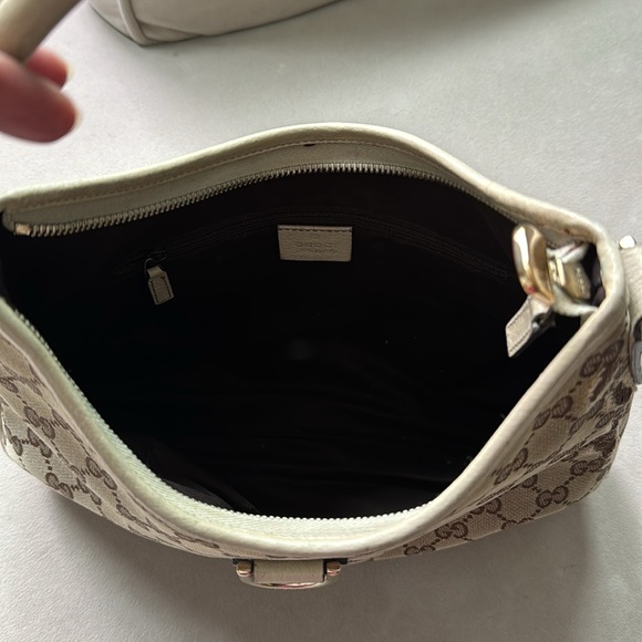 (SOLD)GUCCI Beige GG Canvas and Leather Abbey D-Ring Hobo - Picture 10 of 12